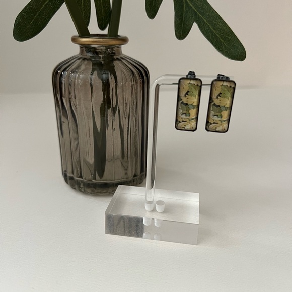 Elegant Floral Pattern Coquette Stud Earrings Set - Art Nouveau Flower Earrings - Picture 10 of 14